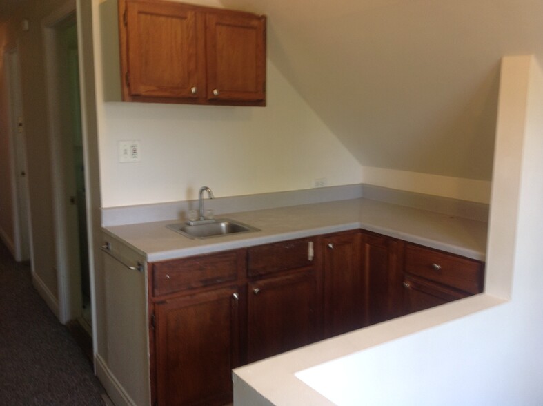 additional food prep area - 1119 Foster St