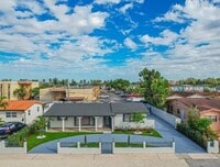 Building Photo - 865 W 72nd Pl