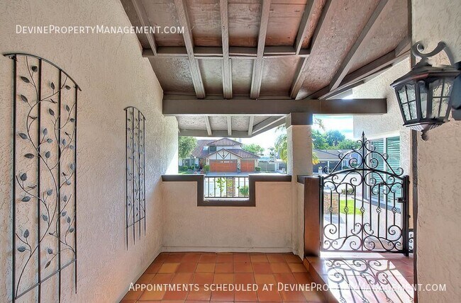 Building Photo - 9814 Hibiscus Ct