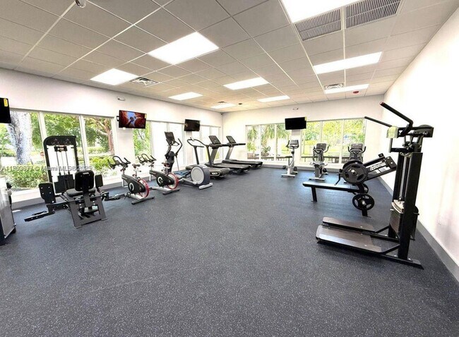 Building Photo - 17011 N Bay Rd