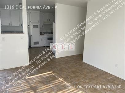 Building Photo - 1316 E California Ave