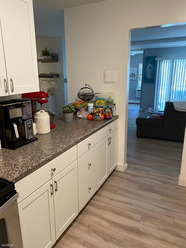 Building Photo - 1 br, 1 bath Condo - Pine Ridge Condominiums