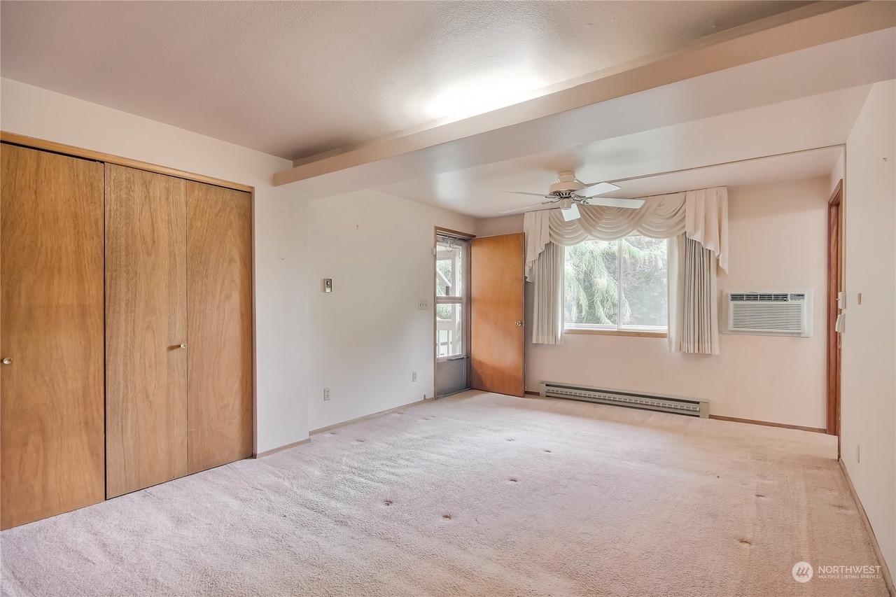 Main Bedroom - 3527 Shattuck Ave S