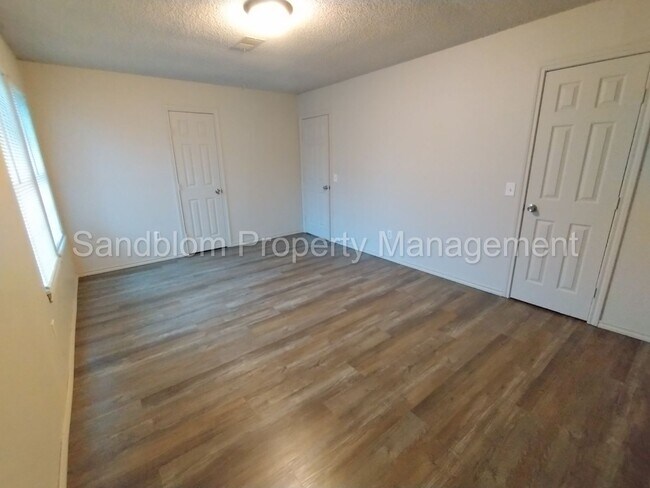 Building Photo - For Lease | Wagoner | $1,100 Rent