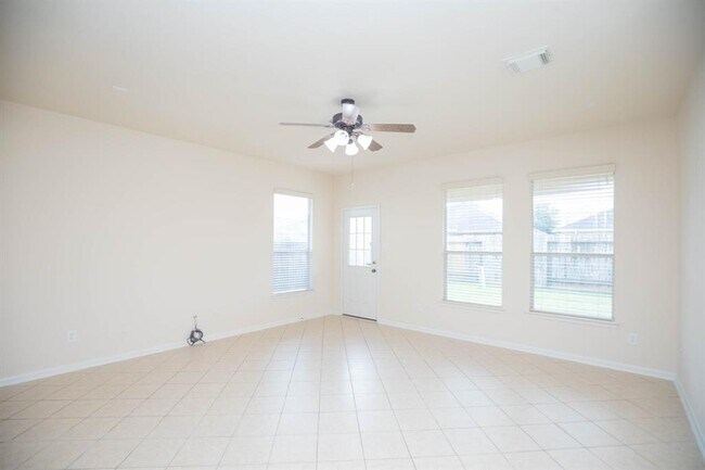 Building Photo - 7427 Boerne Creek Dr