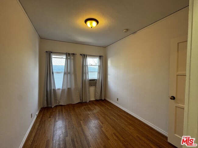 Building Photo - 1242 Edris Dr