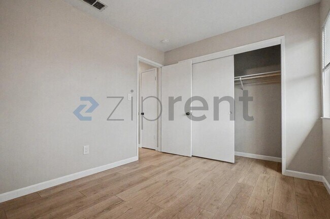 Building Photo - 2307 N Cirby Way