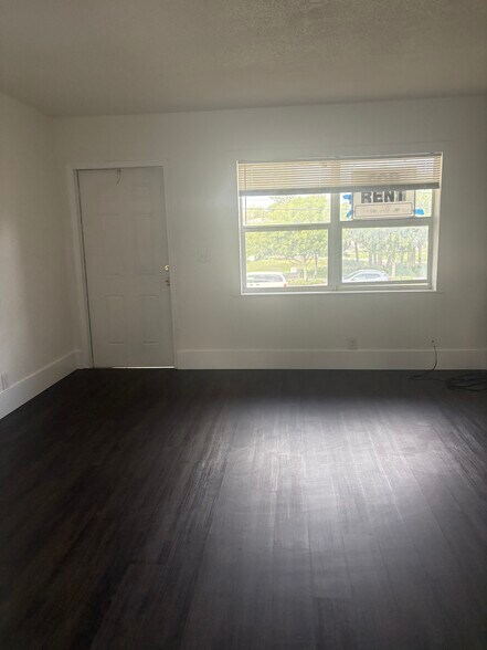 Building Photo - 535 7th St