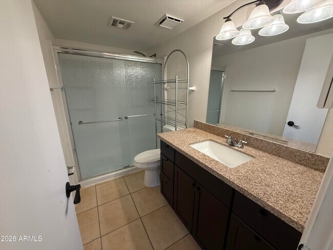 Building Photo - 415 N 64th Pl
