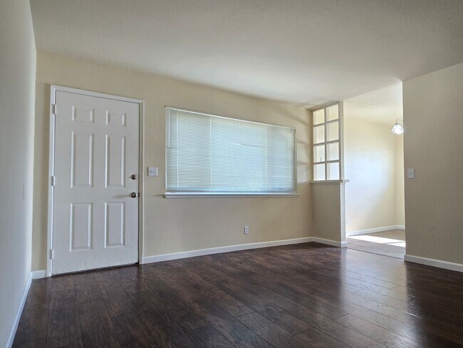 Building Photo - Williamsburg