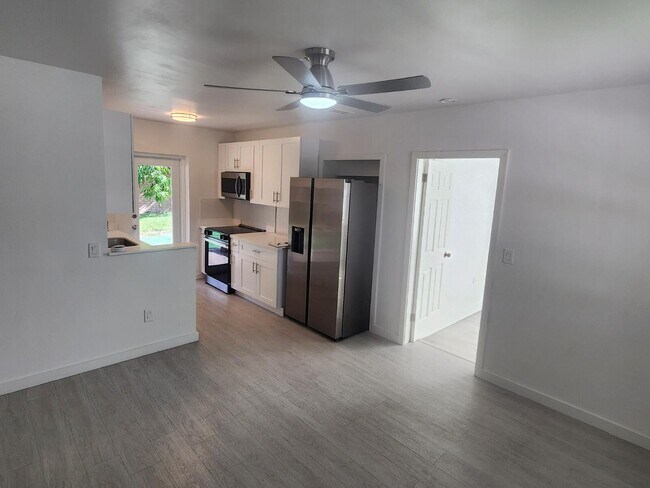 Building Photo - 1754 NE 48th Ct