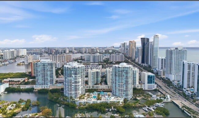 Building Photo - 16500 Collins Ave