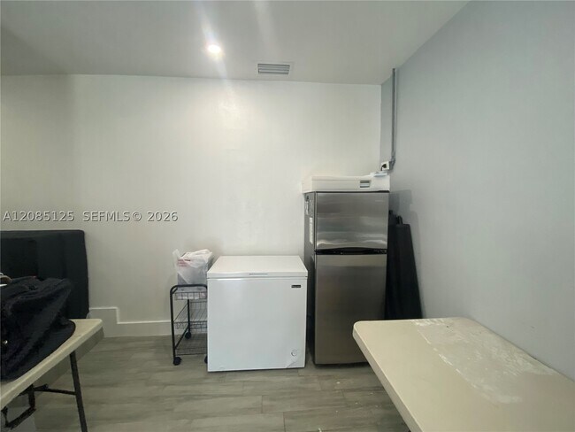 Building Photo - 7010 SW 144th Pl