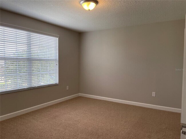 Building Photo - 15168 Evergreen Oak Loop