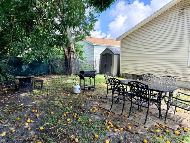 Building Photo - "Charming 1-Bedroom for Rent, Oasis in Vibrant West Palm Beach – Your Ideal Urban Retreat!"