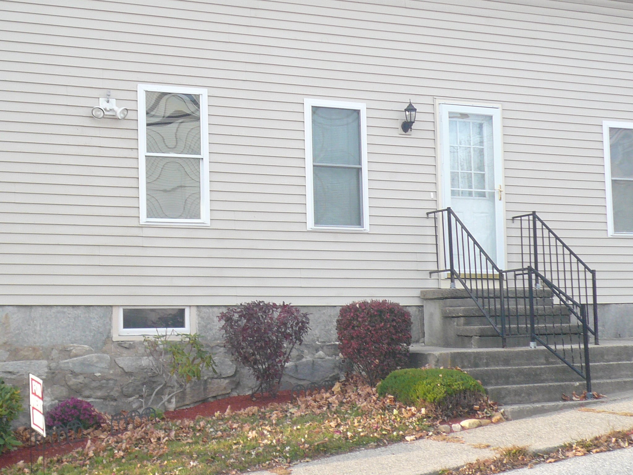 Building Photo - 84 Church Ave