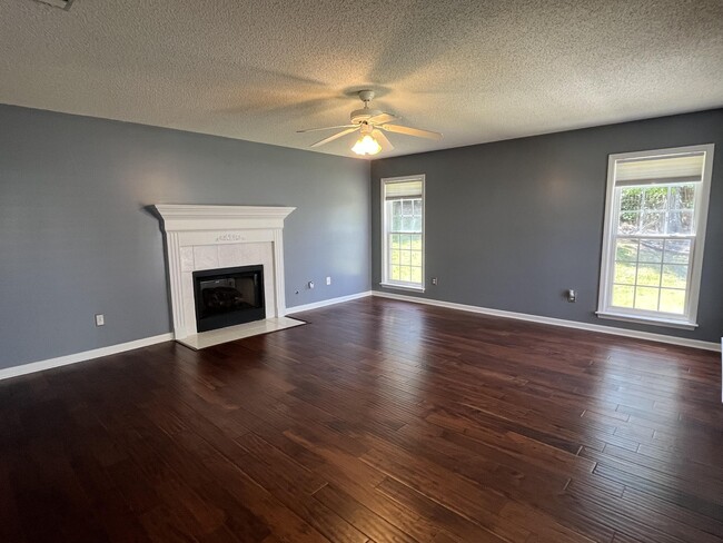 Building Photo - 4010 Nantucket Cir