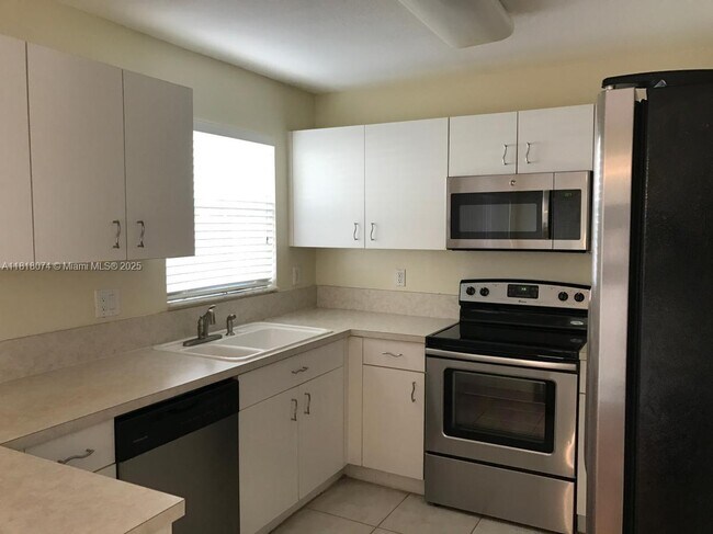 Building Photo - 2198 NW 171st Terrace