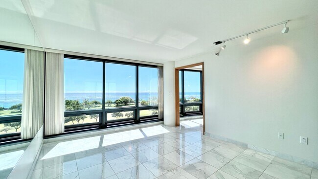 Building Photo - 2-BED/2-BATH AVAILABLE AT NAURU TOWER near...