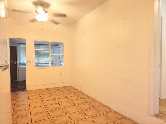 Building Photo - 11342 Peachtree Dr