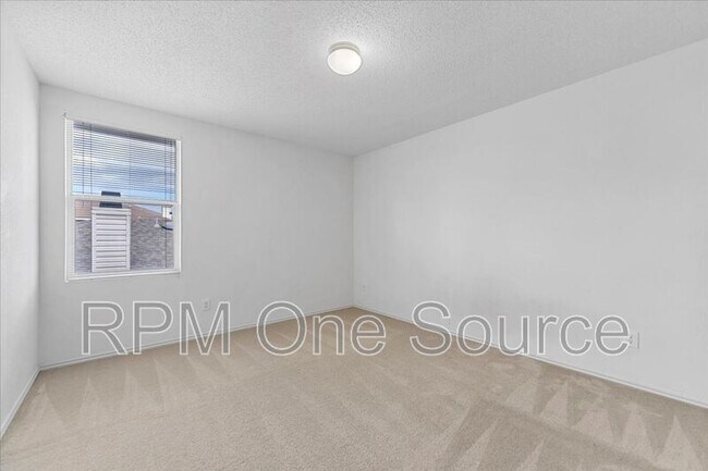 Building Photo - 5401 Pandale Valley Dr