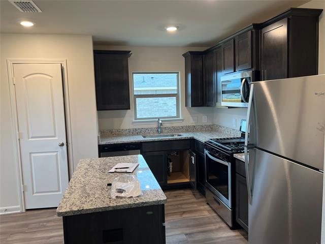 Building Photo - 3086 Chillingham Dr