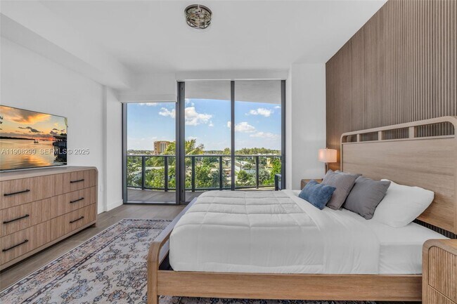 Building Photo - 900 N Ocean Blvd