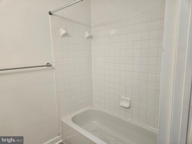 Building Photo - 22763 Fountain Grove Square