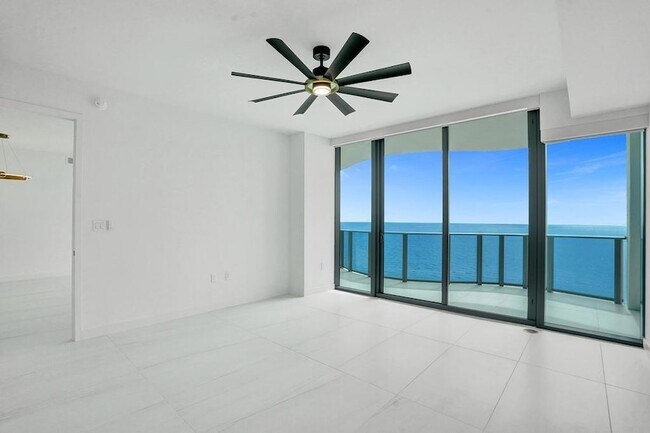 Building Photo - 900 N Ocean Blvd