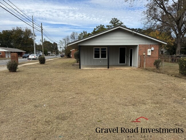 Building Photo - Beautifully Remodeled 3-Bedroom, 1-Bathroom House with Fenced Backyard