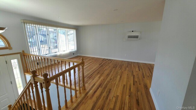 Building Photo - 4 Willow St