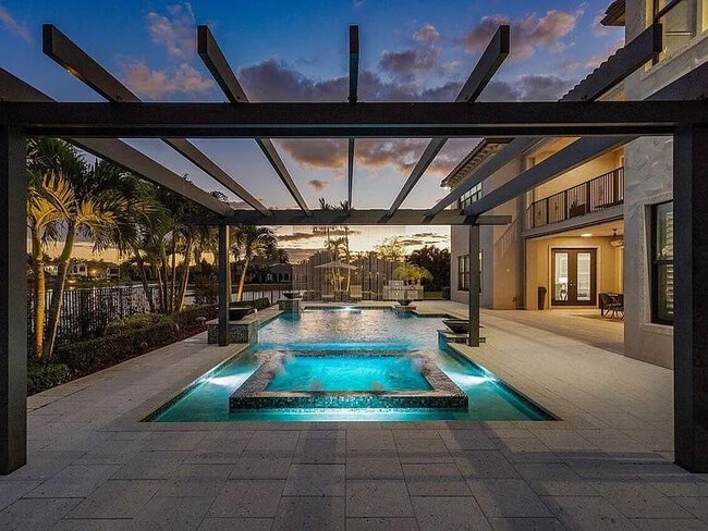 Building Photo - 17511 Cadena Dr