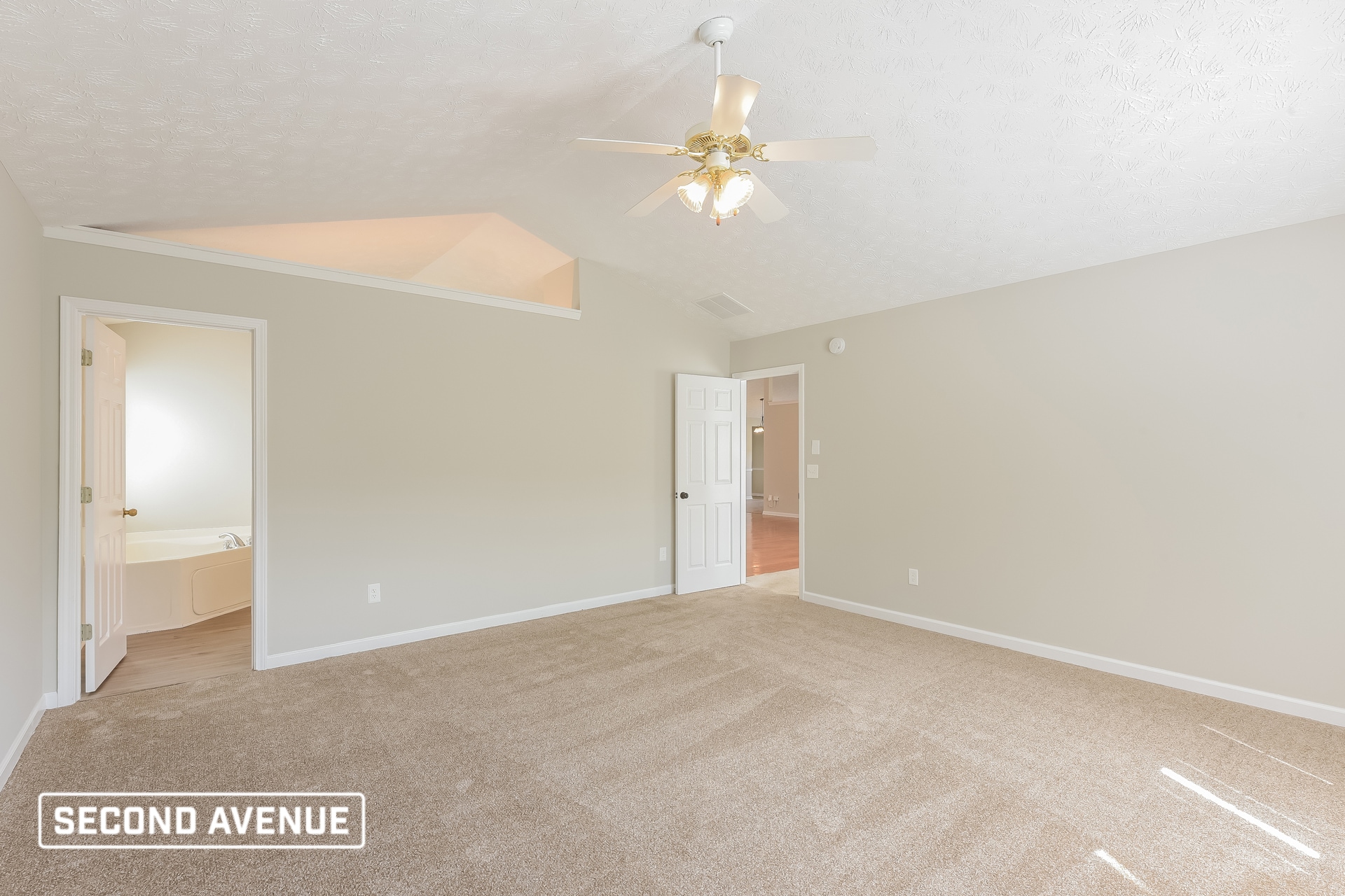 Building Photo - 2725 Lenora Springs Dr
