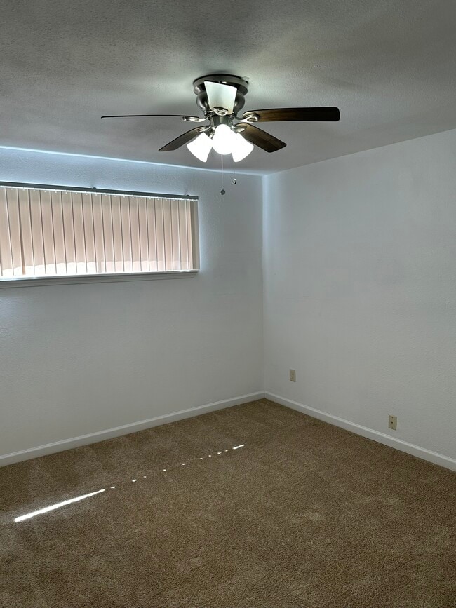 Building Photo - 8818 Ilona Ln