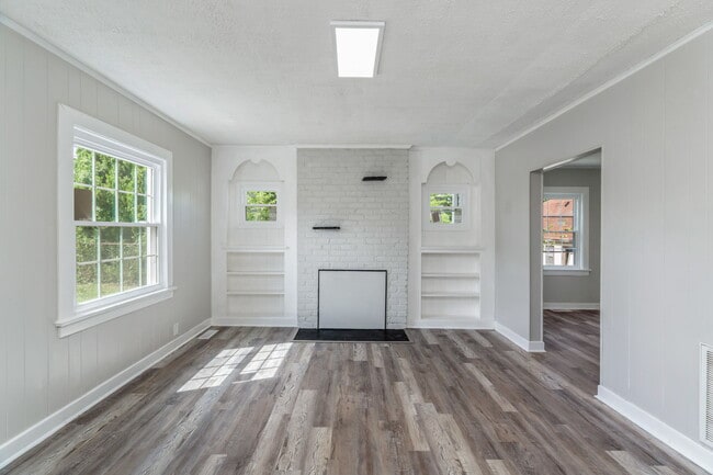 Building Photo - 2752 Tarleton Ave