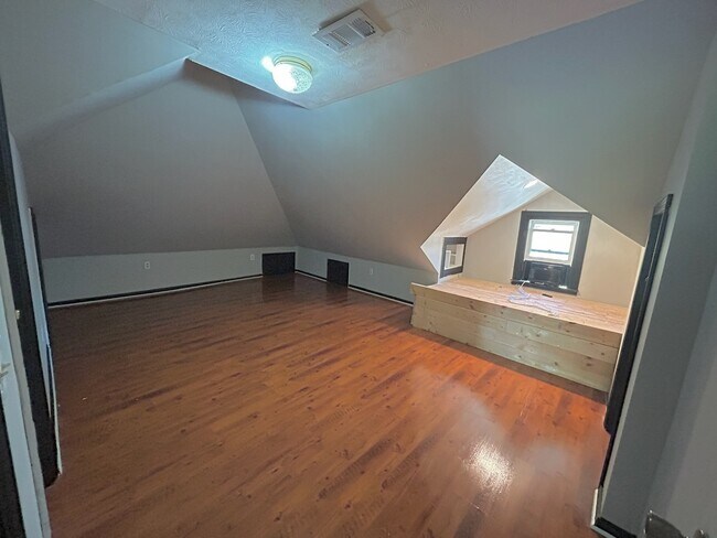 Building Photo - 1126 17th St