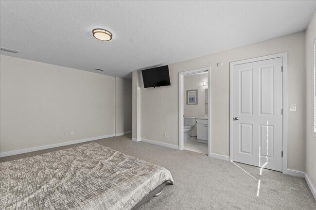 Building Photo - 3824 Gaines Dr