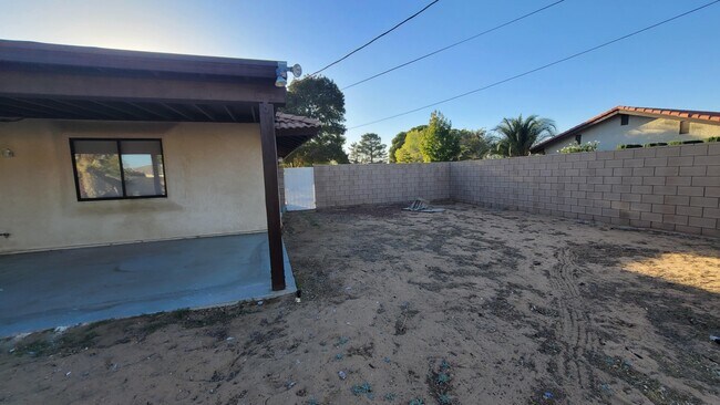 Building Photo - 13447 Shawnee Rd