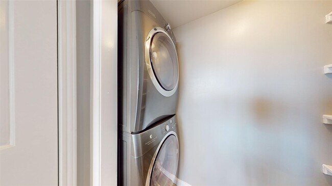 Building Photo - 3525 Sage Rd