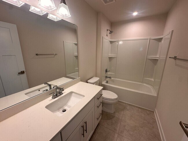 Building Photo - 1668 Burtonwood Dr