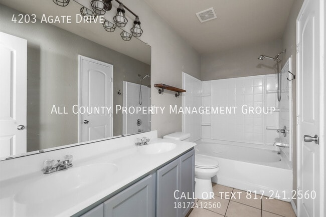 Building Photo - 4203 Agate Dr