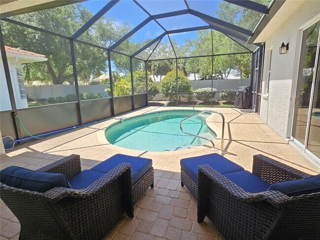 Building Photo - 330 Rio Terra