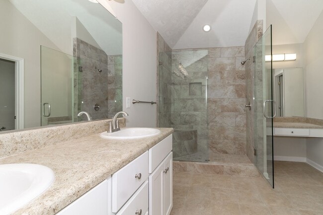 Building Photo - Ranch Near Gate 6