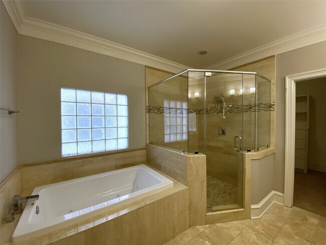 Building Photo - 5226 Kiam St