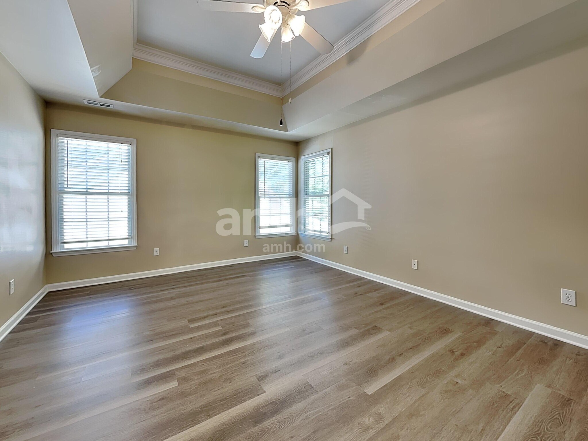 Building Photo - 5705 Beargrass Ln