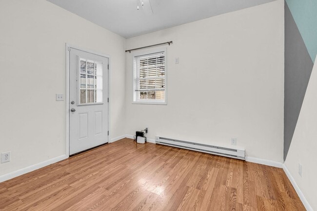 Building Photo - Cute and Cozy 2 bd/1 bath Home in Madison!