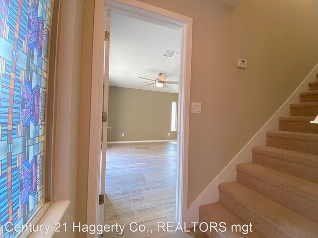 Building Photo - 4 br, 3.5 bath House - 4004 Camelot Height...