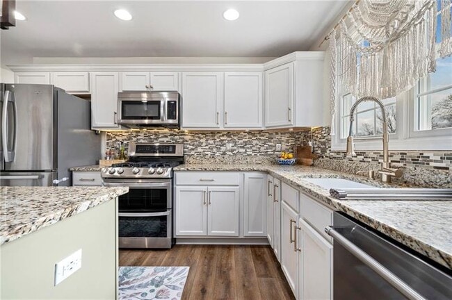 Building Photo - 8025 Jordan Ct