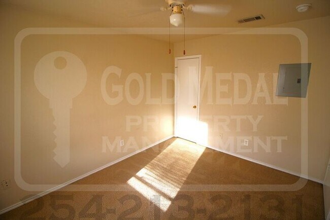 Building Photo - 1708 Spring Rose Cir