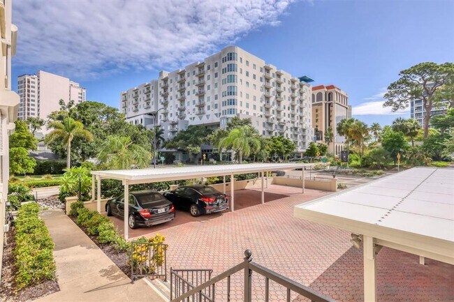 Building Photo - 301 S Gulfstream Ave
